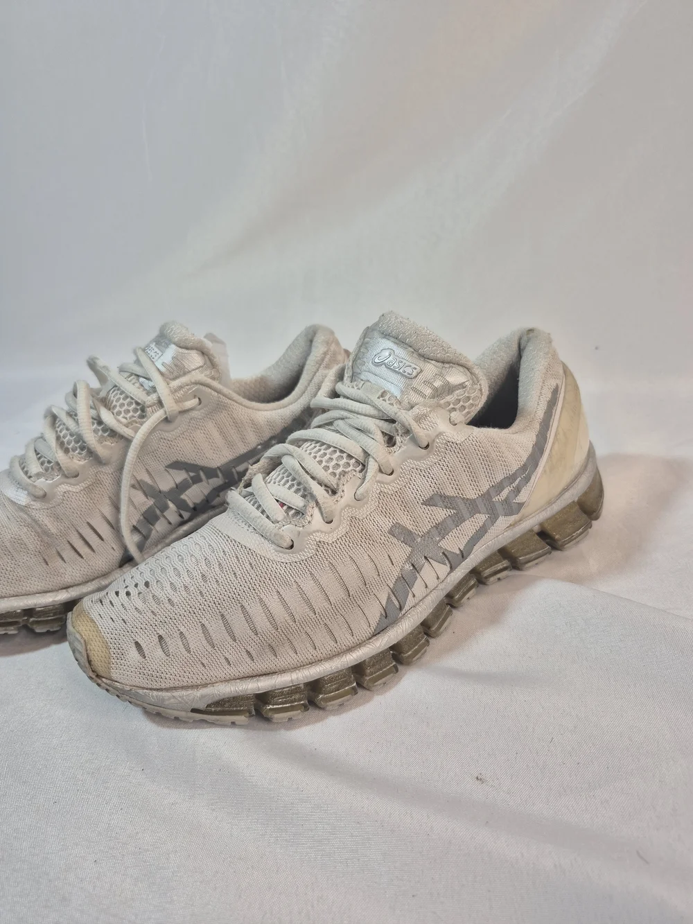 ASICS Gel-Quantum 360 ht gray mesh running sneakers with darker gray logo
